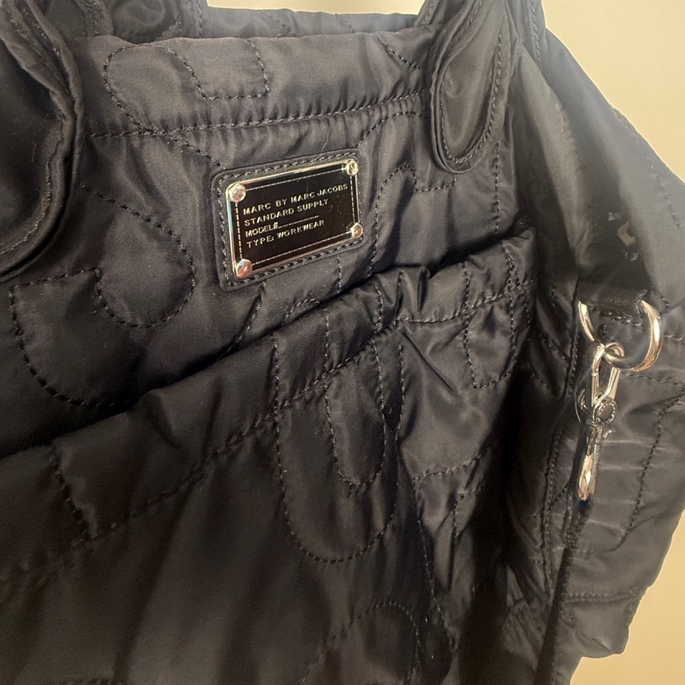 Marc Jacobs Black Quilted travel Tote Bag Overnight bag Crossbody strap - Picture 7 of 15
